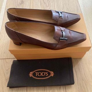 トッズ(TOD'S)の新品・未使用　TOD'S トッズ  ローファー (24.5cm)(ローファー/革靴)