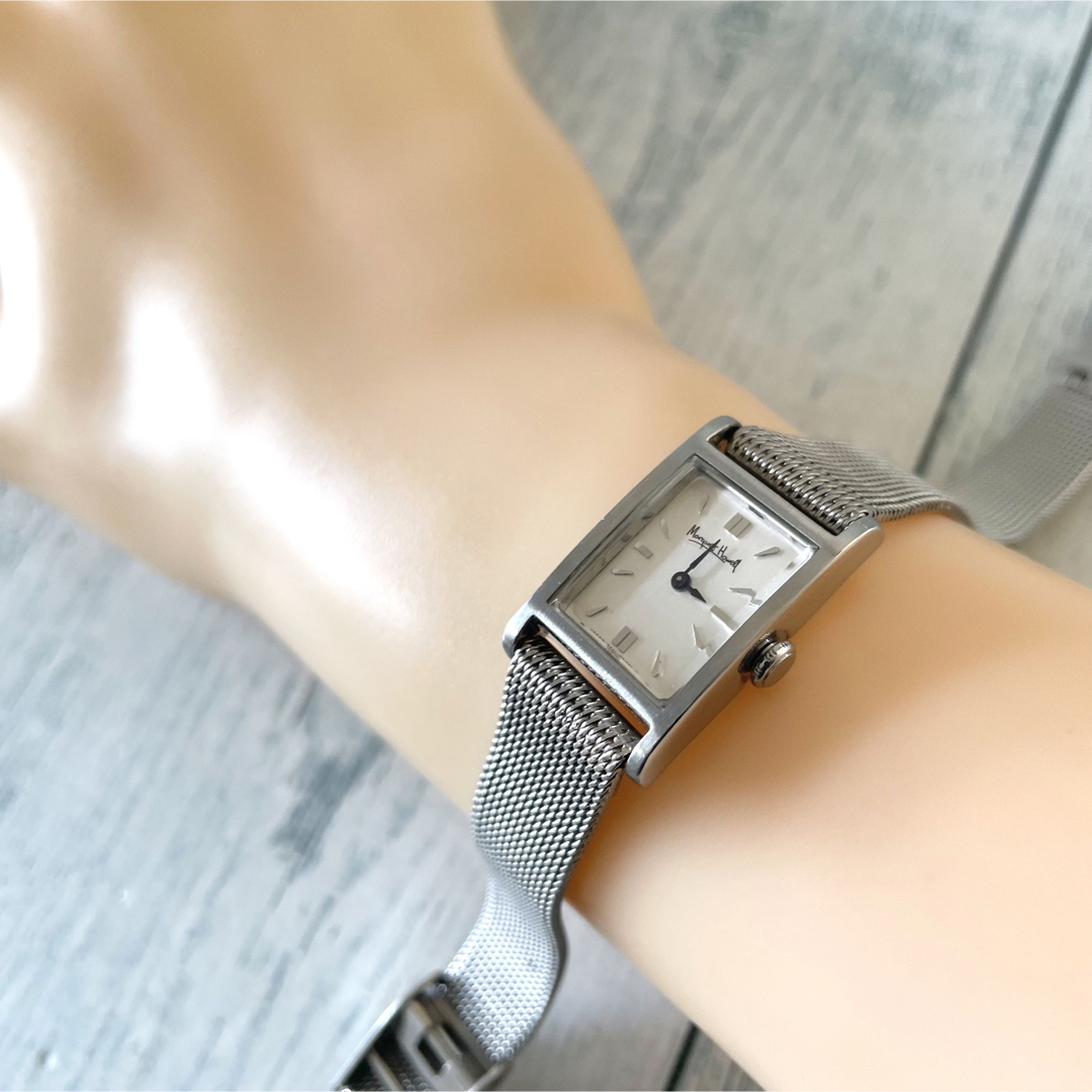 電池交換済】MARGARET HOWELL 腕時計 シルバー スクエア ロゴ-