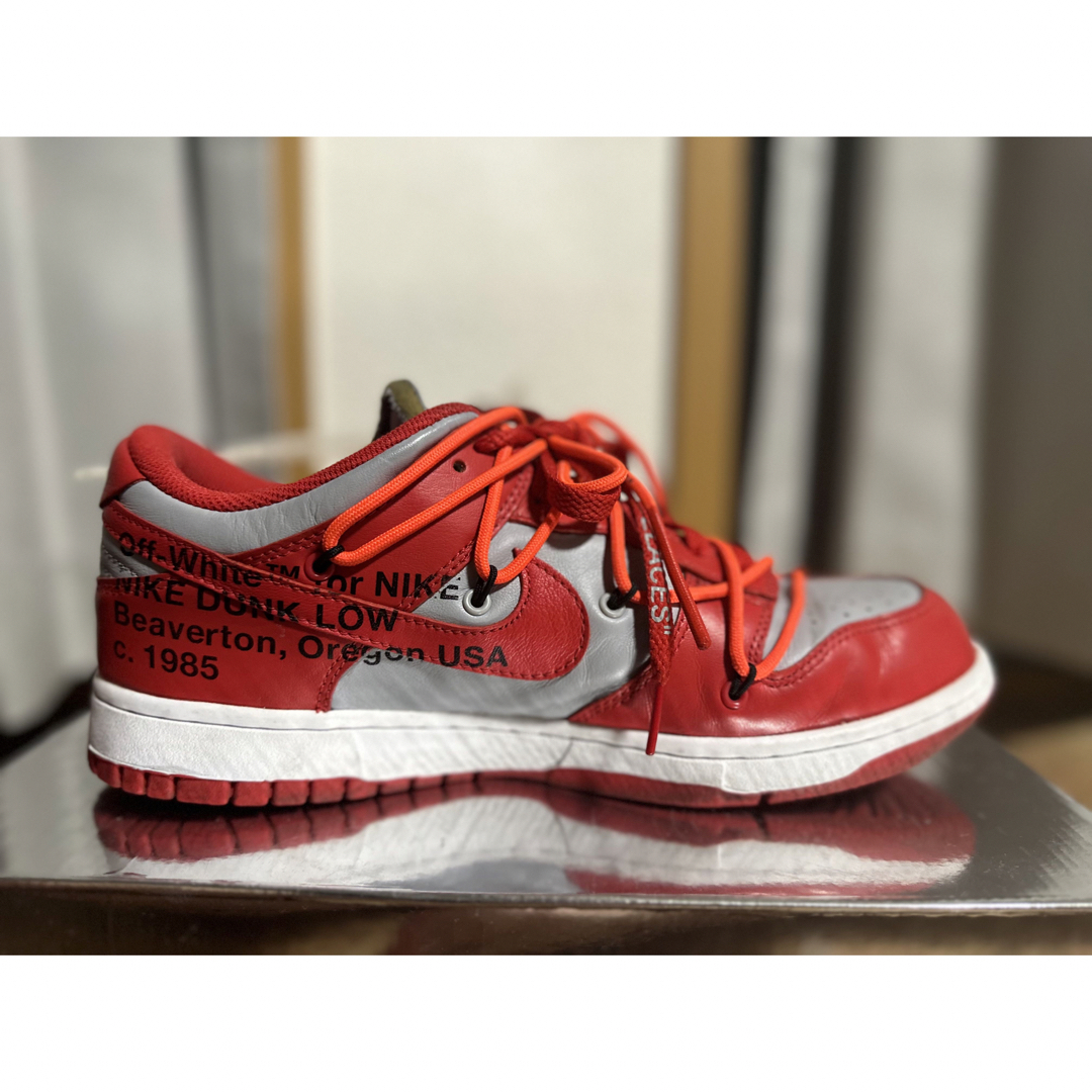 NIKE(ナイキ)のOFF-WHITE × NIKE DUNK LOW UNIVERSITY RED メンズの靴/シューズ(スニーカー)の商品写真