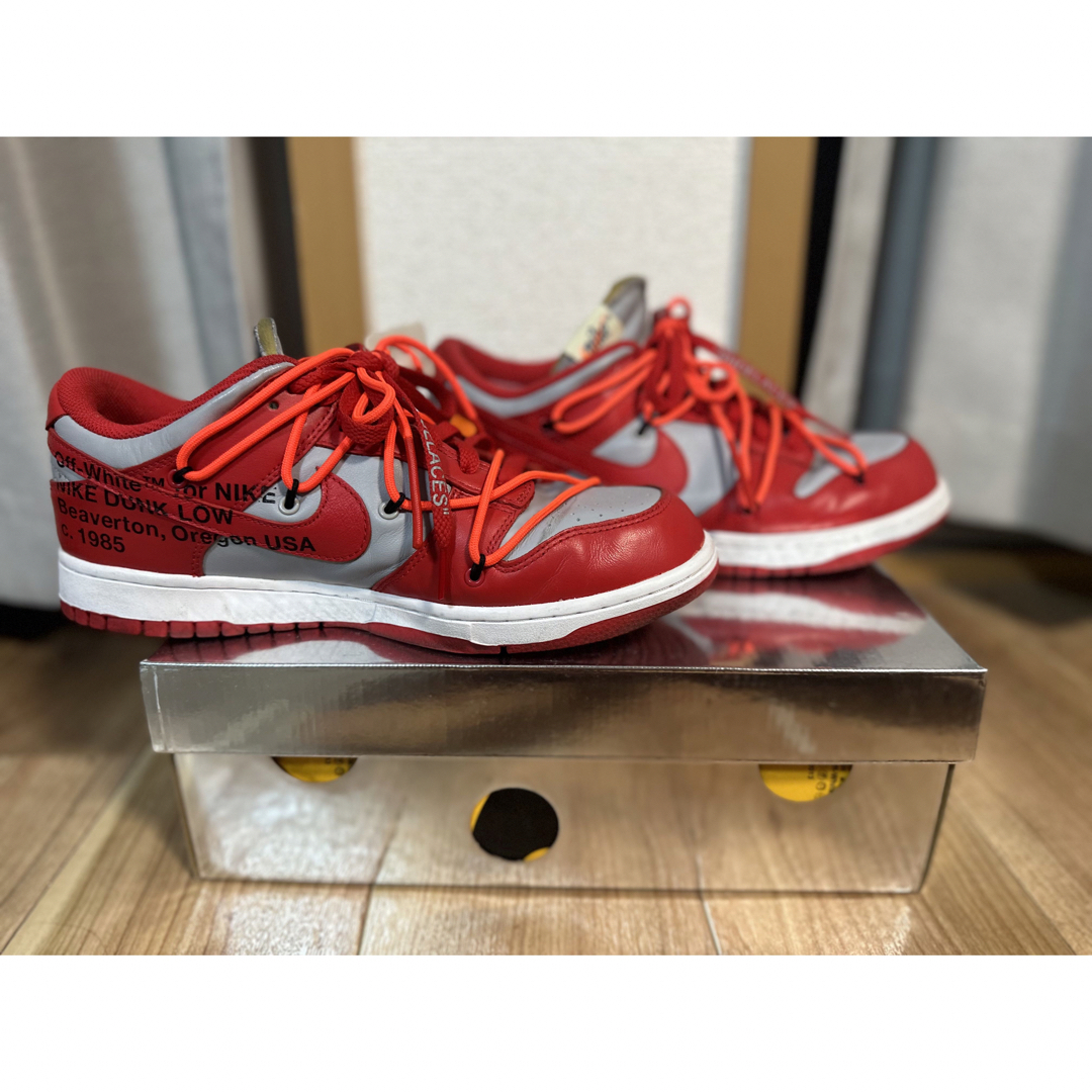 NIKE(ナイキ)のOFF-WHITE × NIKE DUNK LOW UNIVERSITY RED メンズの靴/シューズ(スニーカー)の商品写真