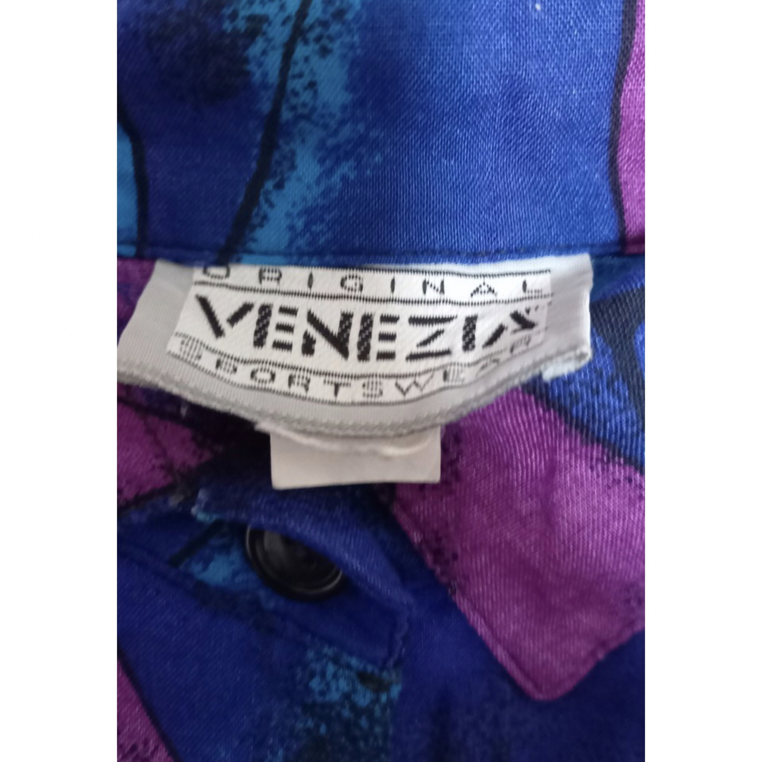 総柄シャツ 古着 個性的 柄　VENEZIA 　アメリカ製　USA 柄シャツ メンズのトップス(Tシャツ/カットソー(半袖/袖なし))の商品写真