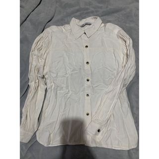 ザラ(ZARA)の新品　ZARA ホワイトシャツ(シャツ/ブラウス(半袖/袖なし))