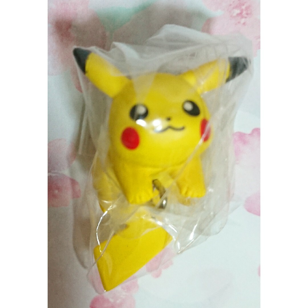ポケモン つまんでつなげてマスコット8 ピカチュウ フィギュアの通販 by あり WCS ピカチュウフィギュア 3個セット
