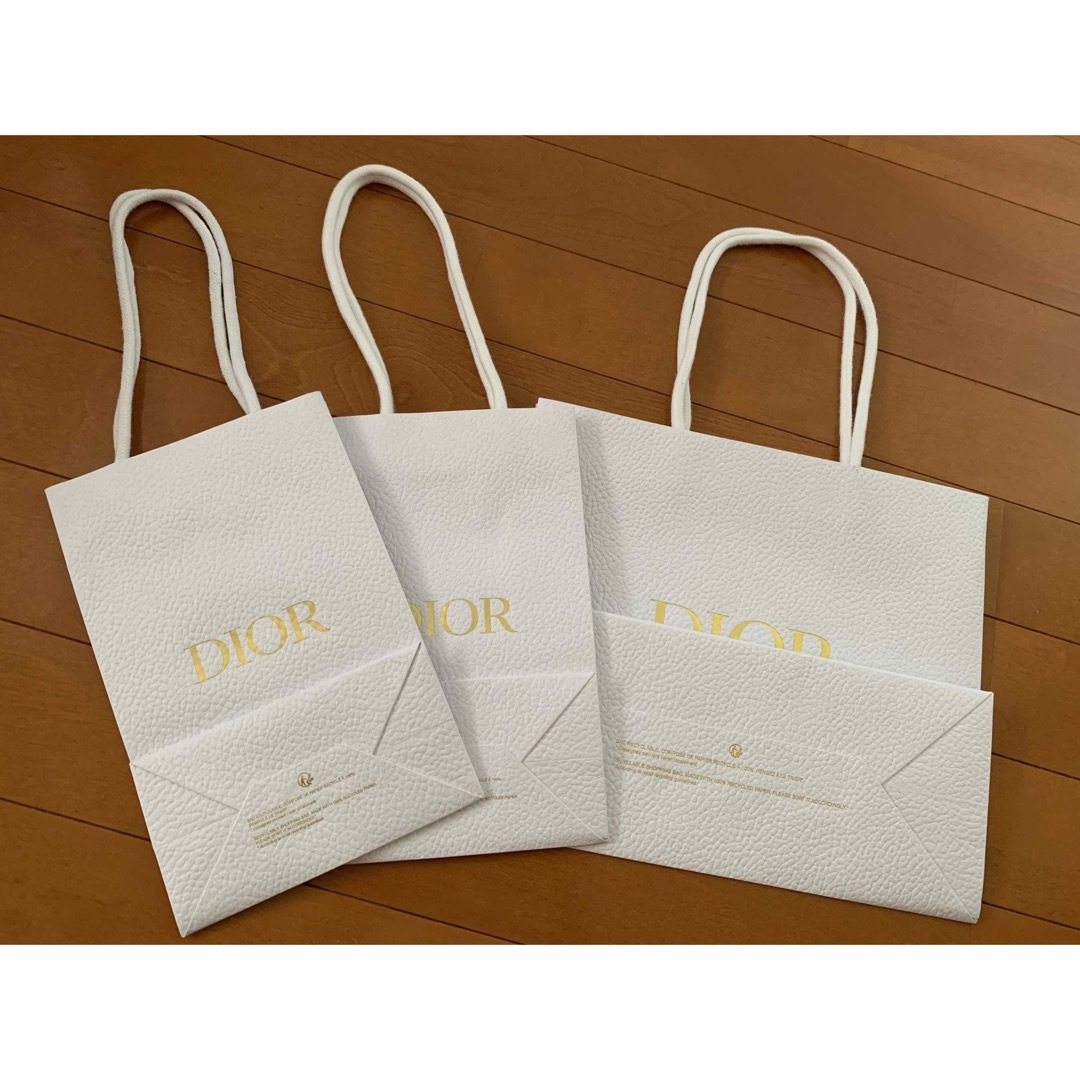Christian Dior(クリスチャンディオール)の【美品】Dior ディオール ショップ袋　紙袋　プレゼント　3枚セット レディースのバッグ(ショップ袋)の商品写真