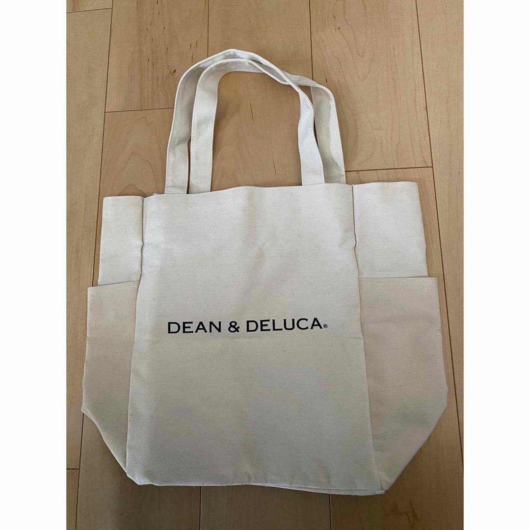 DEAN & DELUCA(ディーンアンドデルーカ)のDEAN&DELUCA  トートバッグ　未使用品 レディースのバッグ(エコバッグ)の商品写真