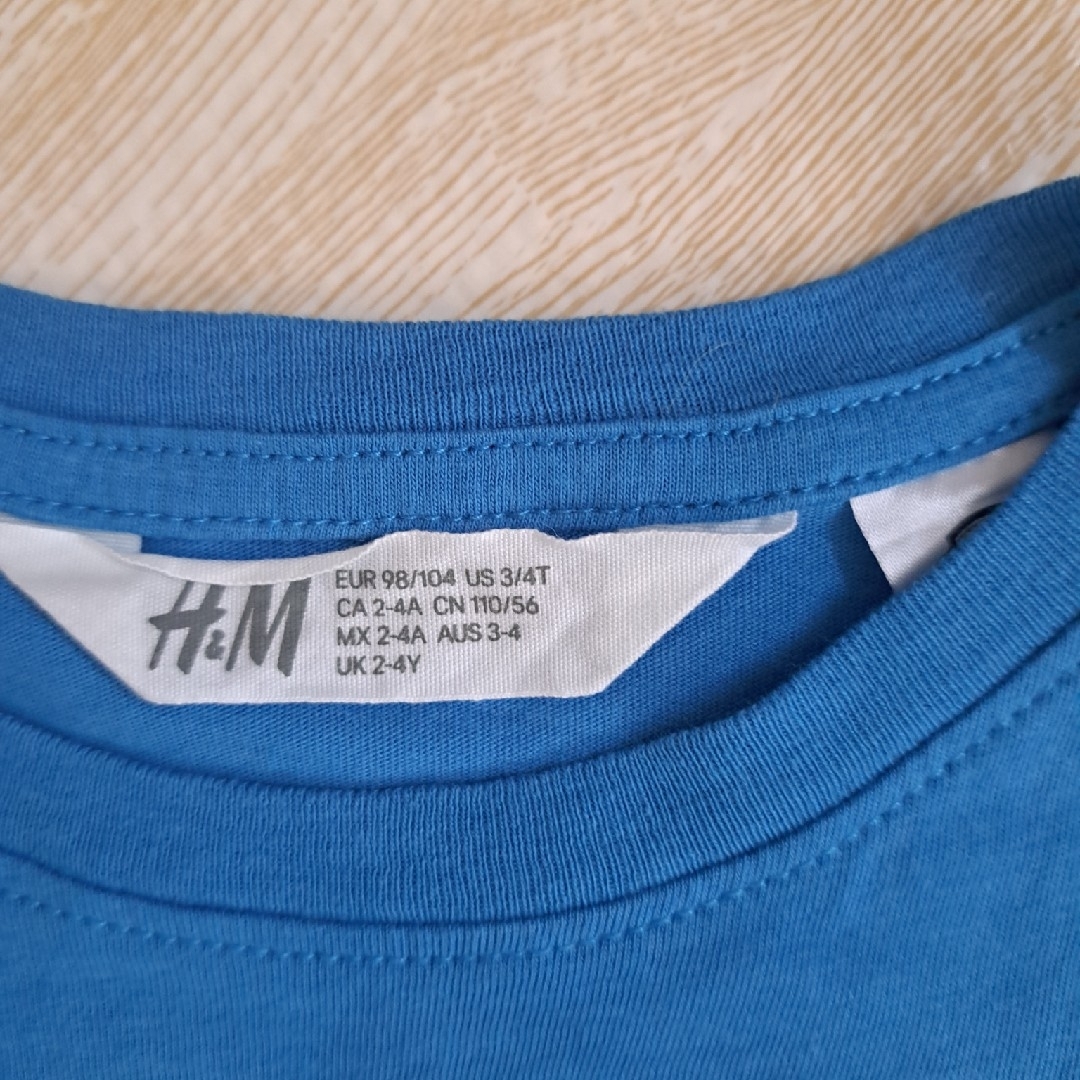 H&M(エイチアンドエム)の⭐新品未使用⭐H&M パウパトロール　チェイス　Tシャツ 100-105サイズ キッズ/ベビー/マタニティのキッズ服男の子用(90cm~)(Tシャツ/カットソー)の商品写真