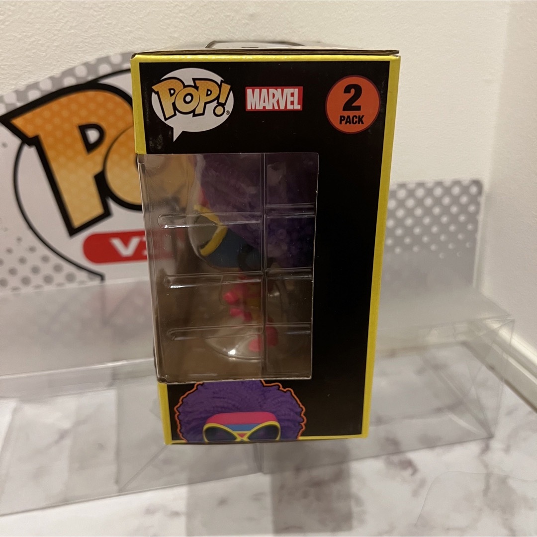 MARVEL(マーベル)のFUNKO POP!  グウェン&スパイダーウーマン　ブラックライト エンタメ/ホビーのフィギュア(SF/ファンタジー/ホラー)の商品写真