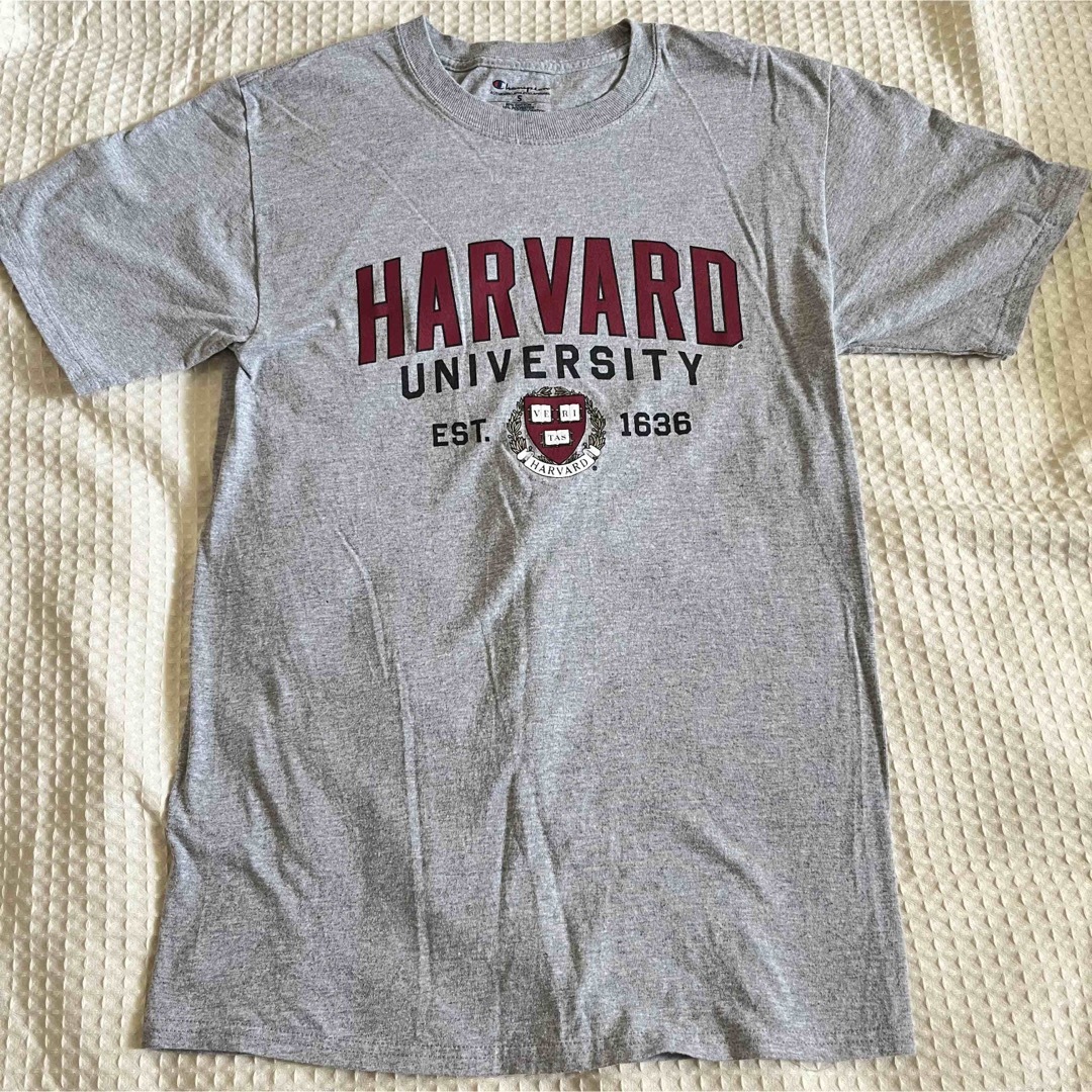 Champion(チャンピオン)の【新品】Champion ハーバード大学Tシャツ メンズのトップス(Tシャツ/カットソー(半袖/袖なし))の商品写真