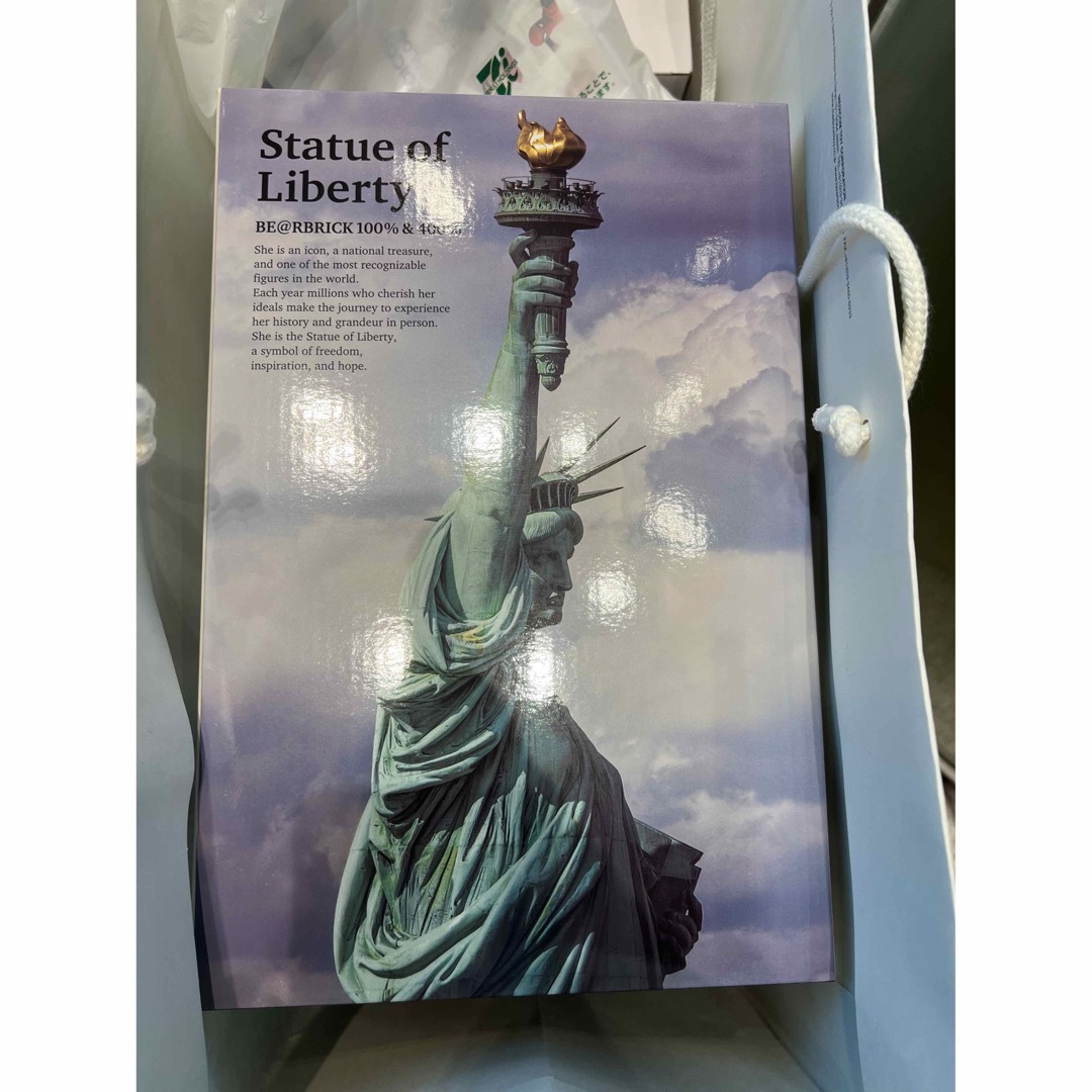 BE@RBRICK(ベアブリック)のStatue of Liberty BE@RBRICK 100％ & 400％ エンタメ/ホビーのフィギュア(その他)の商品写真