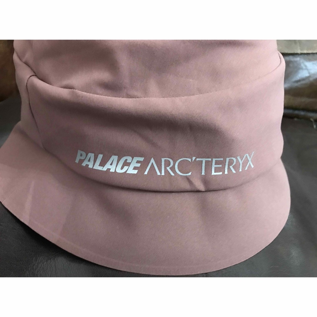 ARC'TERYX(アークテリクス)のARC’TERYX × PALACE SINSOLO HAT バケットハット メンズの帽子(ハット)の商品写真