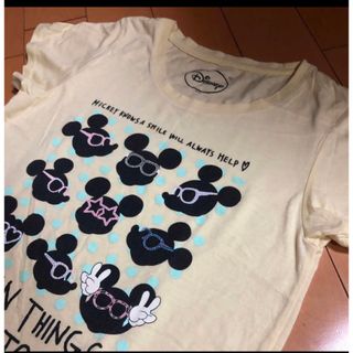 ディズニー(Disney)のミッキーライトイエローストレッチT(Tシャツ(半袖/袖なし))