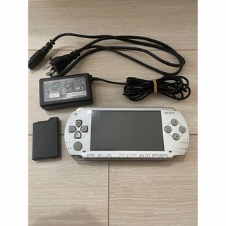 プレイステーションポータブル(PlayStation Portable)のPSP 1000 本体 シルバー(携帯用ゲーム機本体)