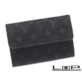 ルイヴィトン(LOUIS VUITTON)の■中古■　ルイ・ヴィトン モノグラム サテン カード ケース ブラック 箱 【07132】(名刺入れ/定期入れ)