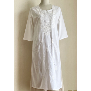 クルタ　インド民族衣装　ホワイト　ペイズリー　XL(ロングワンピース/マキシワンピース)