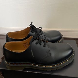 ドクターマーチン(Dr.Martens)のEeeeem様専用です！Dr.Martens 3ホール シューズ 黒  UK6(ローファー/革靴)