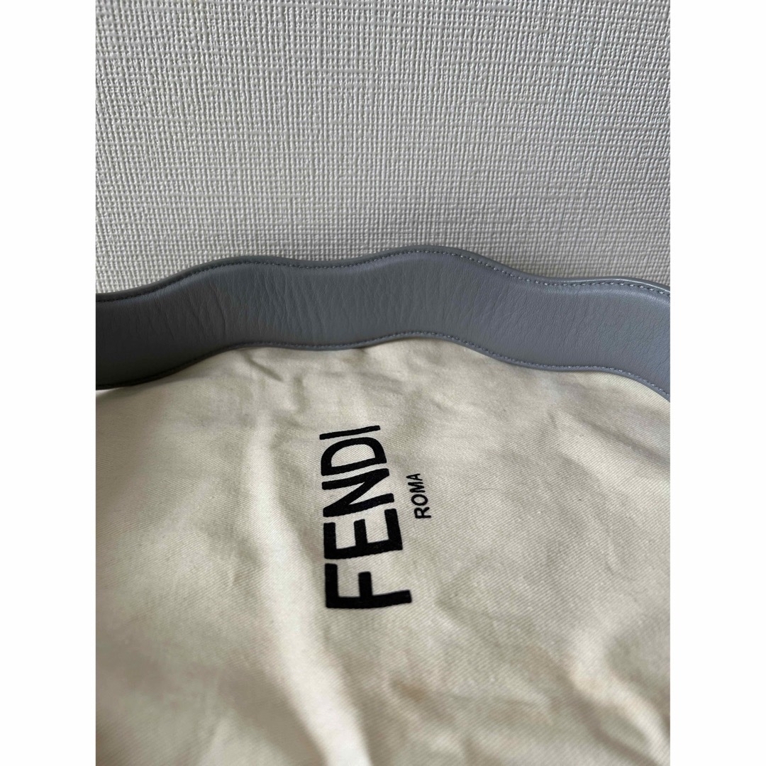 FENDI(フェンディ)のFENDI ストラップユー レディースのバッグ(ショルダーバッグ)の商品写真