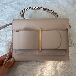 チャールズアンドキース(Charles and Keith)のCharles&Keith ボウディテールバッグ(ハンドバッグ)