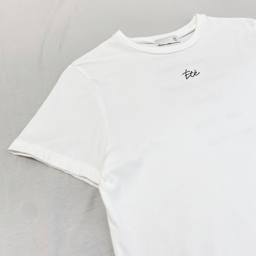 N.Natural beauty basic(エヌナチュラルビューティーベーシック)のバックプリントロゴTシャツ レディースのトップス(Tシャツ(半袖/袖なし))の商品写真