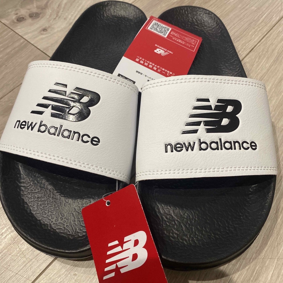 New Balance(ニューバランス)の【新品】ニューバランスシャワーサンダル24㎝♡お値下げ レディースの靴/シューズ(サンダル)の商品写真