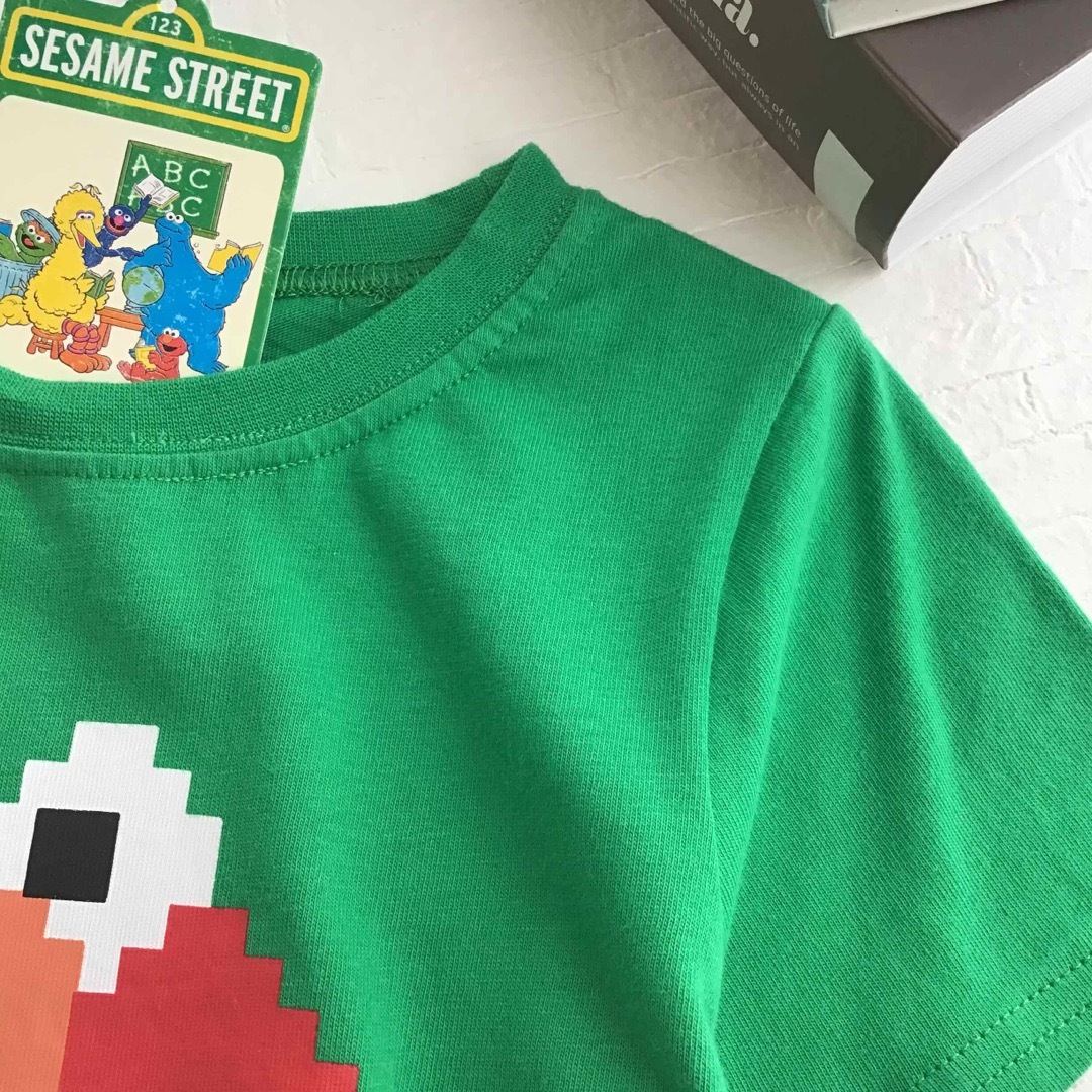 SESAME STREET(セサミストリート)の★【110】セサミストリート エルモ 半袖 Tシャツ 緑 キッズ/ベビー/マタニティのキッズ服男の子用(90cm~)(Tシャツ/カットソー)の商品写真