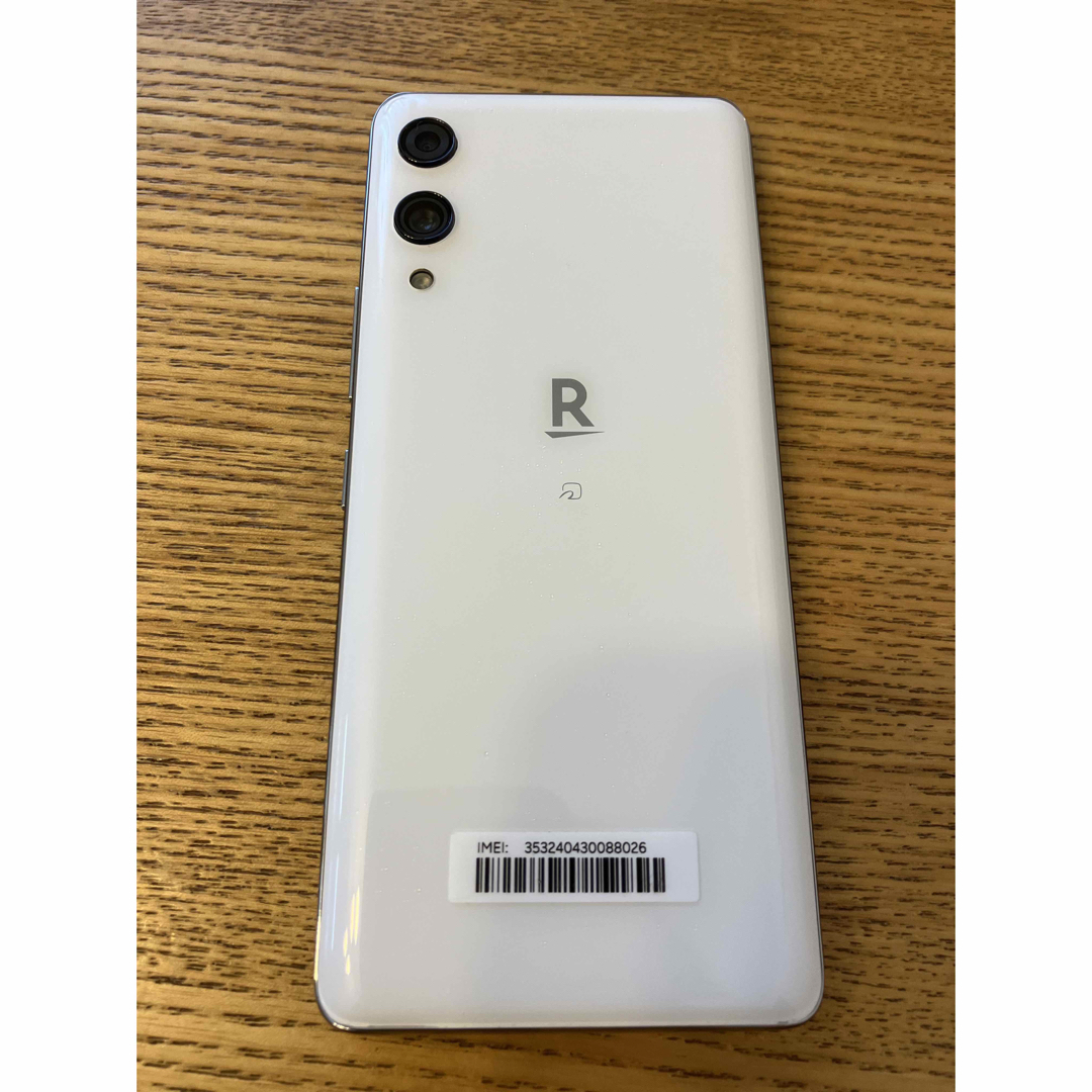 Rakuten Hand 64GB ホワイト P710 SIMフリー 2