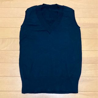 ユニクロ(UNIQLO)のニットベスト　ブラック(ベスト/ジレ)