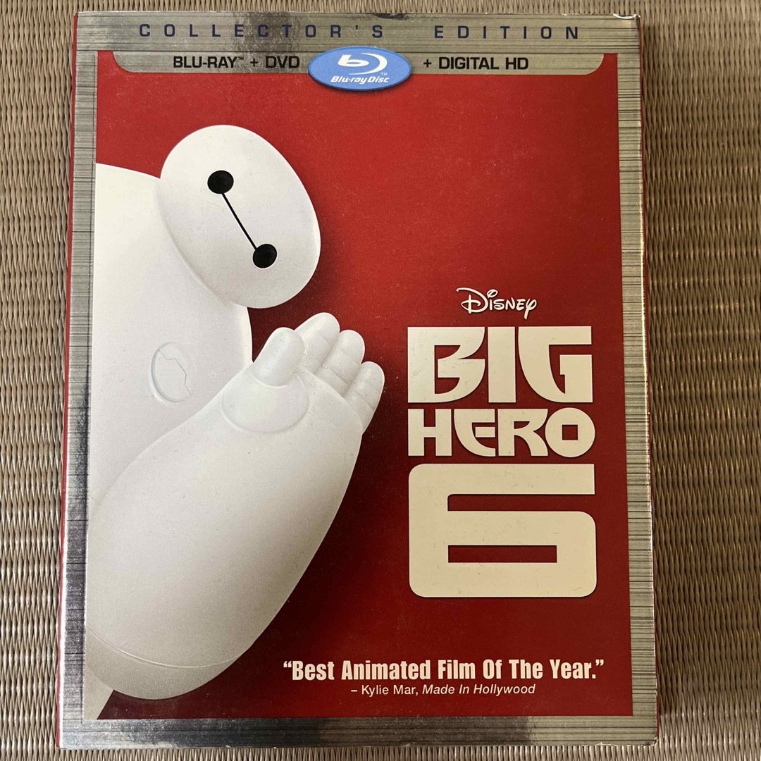 Disney(ディズニー)のベイマックスのアメリカ版ブルーレイ&DVDのセットです エンタメ/ホビーのDVD/ブルーレイ(アニメ)の商品写真