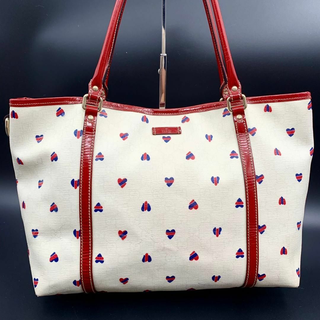 Gucci(グッチ)の希少✨　グッチ　トートバッグ　バレンタイン限定　レディース　ハートロゴ GG柄 レディースのバッグ(トートバッグ)の商品写真