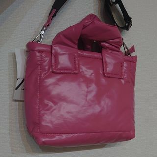 ザラ(ZARA)の新品　未使用　ZARA　ショルダーバッグ(ショルダーバッグ)