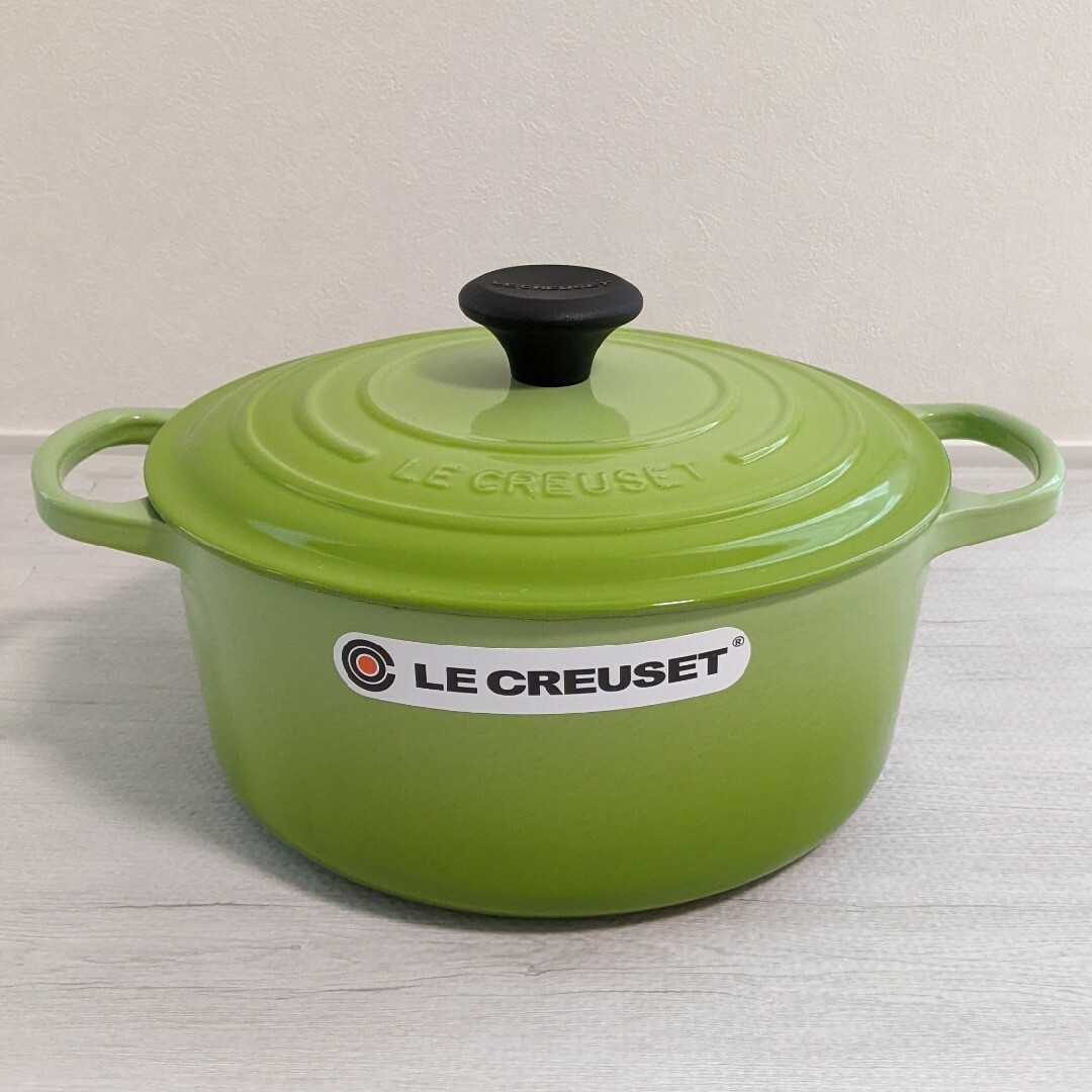 LE CREUSET(ルクルーゼ)のル・クルーゼ　シグニチャー　ココット・ロンド　24cm インテリア/住まい/日用品のキッチン/食器(鍋/フライパン)の商品写真