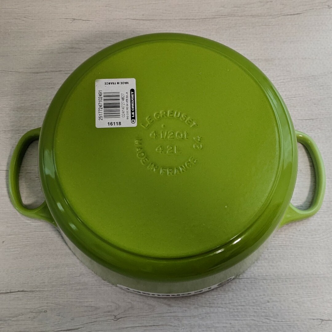 LE CREUSET(ルクルーゼ)のル・クルーゼ　シグニチャー　ココット・ロンド　24cm インテリア/住まい/日用品のキッチン/食器(鍋/フライパン)の商品写真