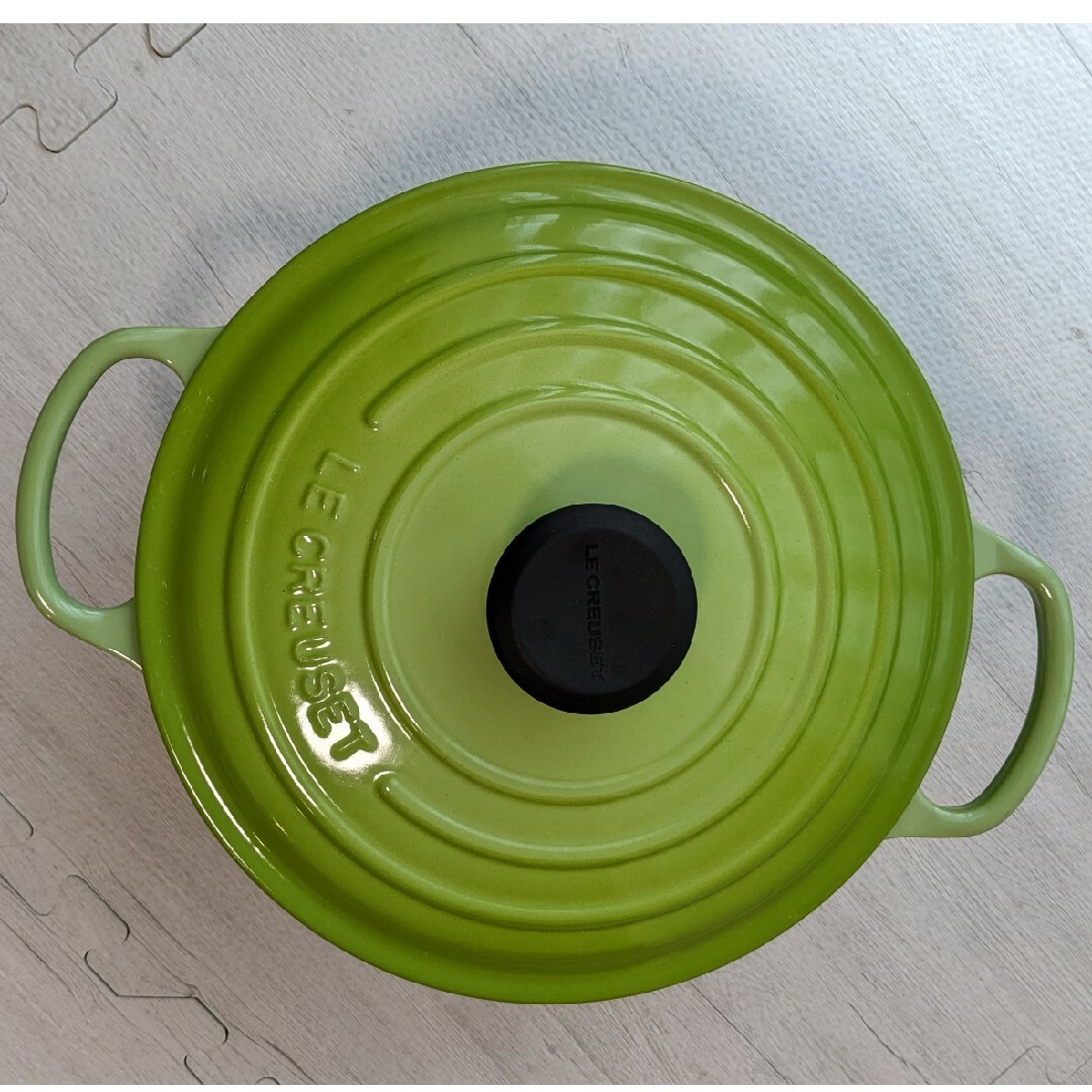 LE CREUSET(ルクルーゼ)のル・クルーゼ　シグニチャー　ココット・ロンド　24cm インテリア/住まい/日用品のキッチン/食器(鍋/フライパン)の商品写真