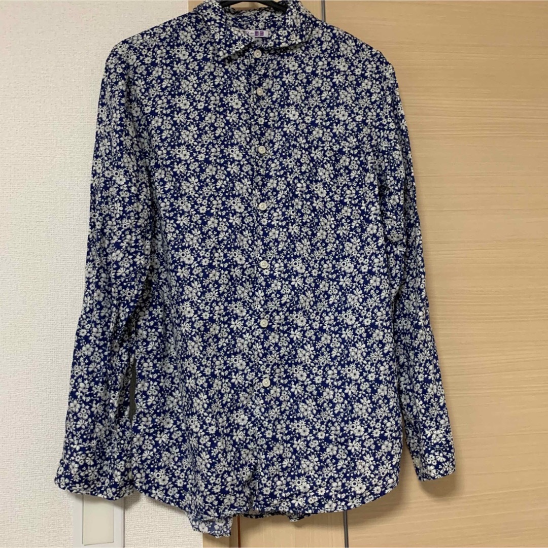 UNIQLO(ユニクロ)のユニクロ　メンズシャツ　長袖　花柄　Mサイズ メンズのトップス(シャツ)の商品写真