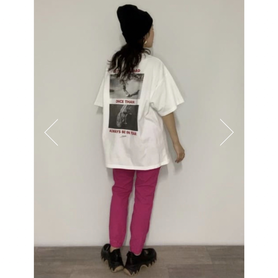 RODEO CROWNS WIDE BOWL(ロデオクラウンズワイドボウル)のロデオ★Dare Photo Tシャツ（オフホワイト） レディースのトップス(Tシャツ(半袖/袖なし))の商品写真