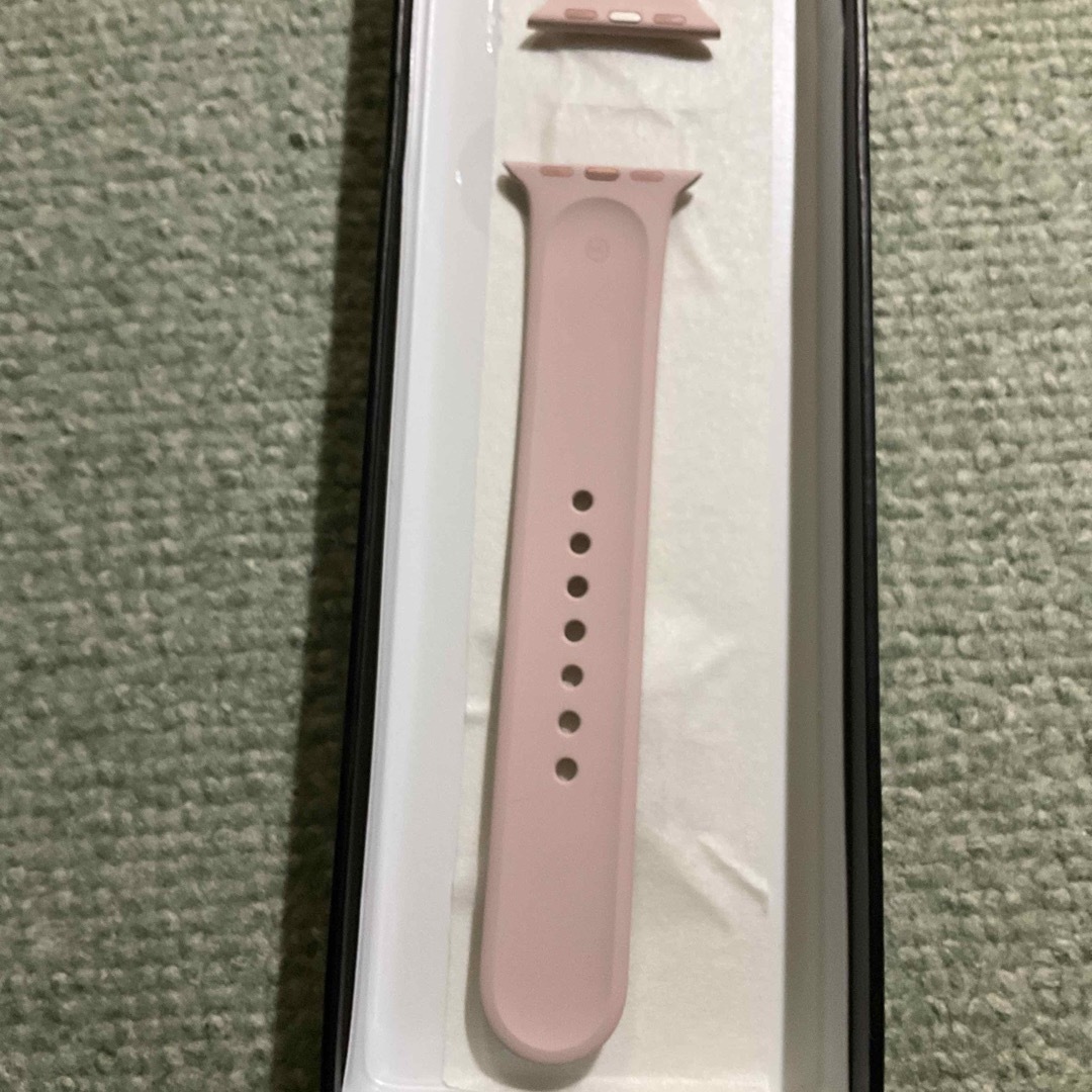 Apple Watch(アップルウォッチ)のApple watch 40mm用ピンクベージュ　バンド メンズの時計(ラバーベルト)の商品写真