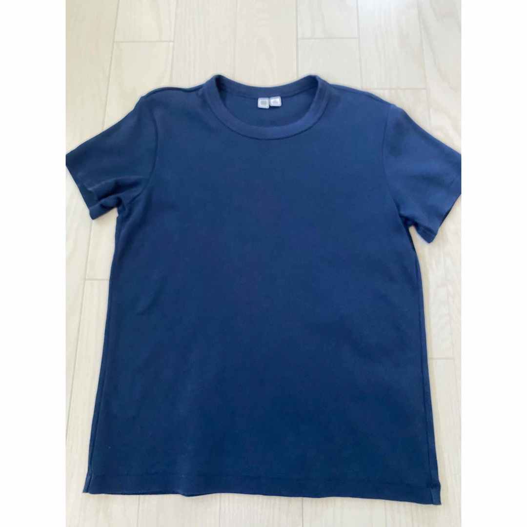 UNIQLO(ユニクロ)のクルーネック　Tシャツ　ネイビー　紺色 レディースのトップス(Tシャツ(半袖/袖なし))の商品写真