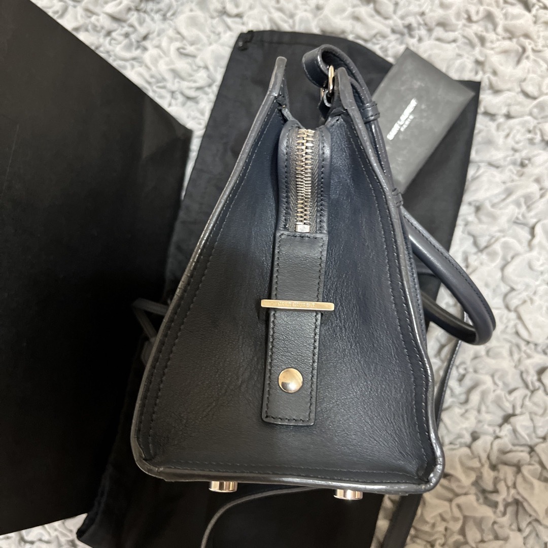 Saint Laurent(サンローラン)のSAINT LAURENT ベイビーカバス　ダークネイビー レディースのバッグ(ショルダーバッグ)の商品写真