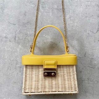 ザラ(ZARA)の❗️本日最終値下げ❗️ZARA　トップハンドル　ラタン　ノミディエールケース　(かごバッグ/ストローバッグ)