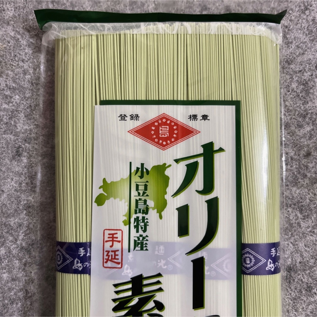 小豆島手延素麺(ショウドシマテノベソウメン)の小豆島特産 島の光 手延オリーブ素麺 250g (50g×5束)×3袋セット 食品/飲料/酒の食品(麺類)の商品写真