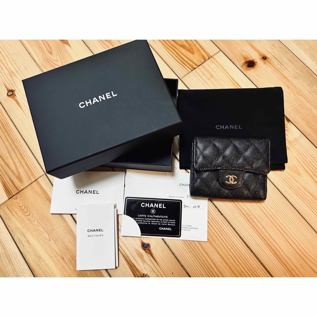 シャネル  CHANEL キャビアスキン　本物　三つ折り財布　ウォレット