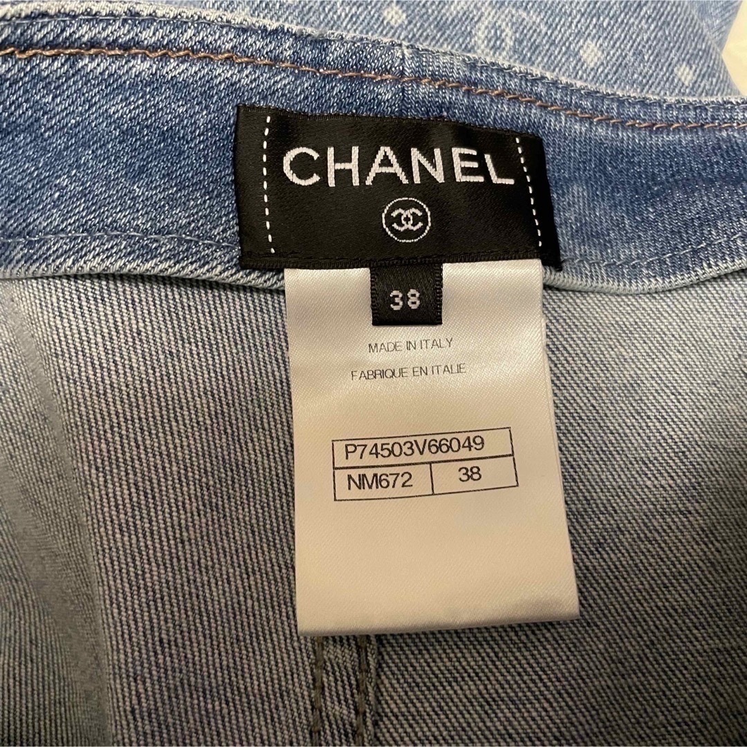 CHANEL(シャネル)のCHANEL シャネル　デニム　ジーンズ　デニムパンツ レディースのパンツ(デニム/ジーンズ)の商品写真