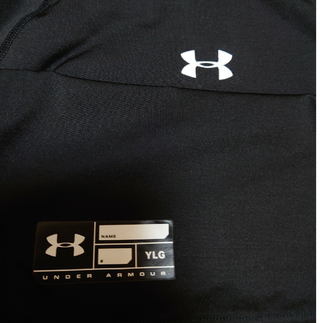 UNDER ARMOUR(アンダーアーマー)のUNDER ARMOURキッズ　　アンダーウェア　コンプレッションウェア　YLG キッズ/ベビー/マタニティのキッズ服男の子用(90cm~)(その他)の商品写真