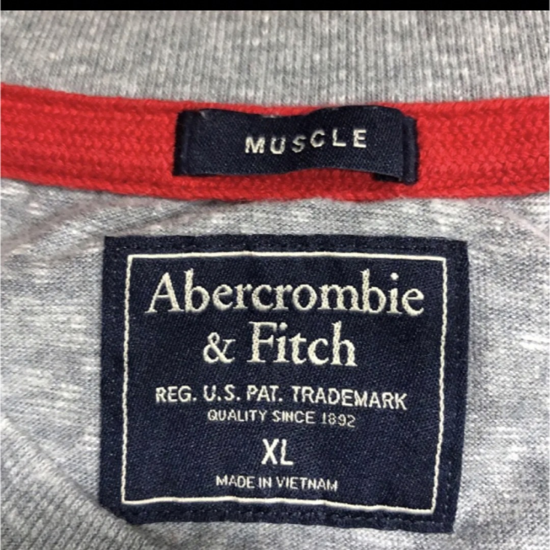 Abercrombie&Fitch(アバクロンビーアンドフィッチ)のアバクログレーコットンT メンズのトップス(Tシャツ/カットソー(半袖/袖なし))の商品写真