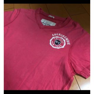 アバクロンビーアンドフィッチ(Abercrombie&Fitch)のアバクロピンクコットンVネックT(Tシャツ(半袖/袖なし))