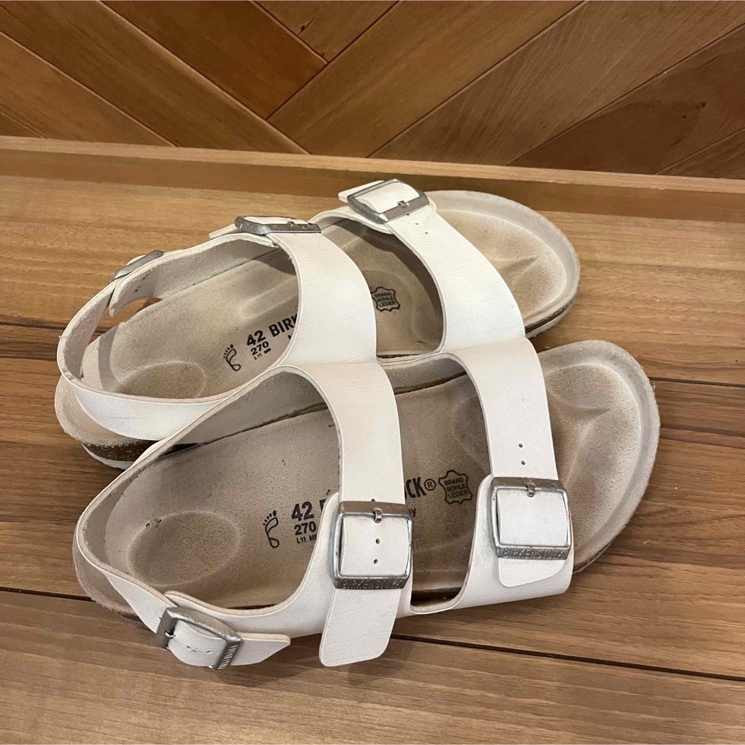 BIRKENSTOCK(ビルケンシュトック)のビルケンシュトック 白　サンダル 42 メンズ メンズの靴/シューズ(サンダル)の商品写真