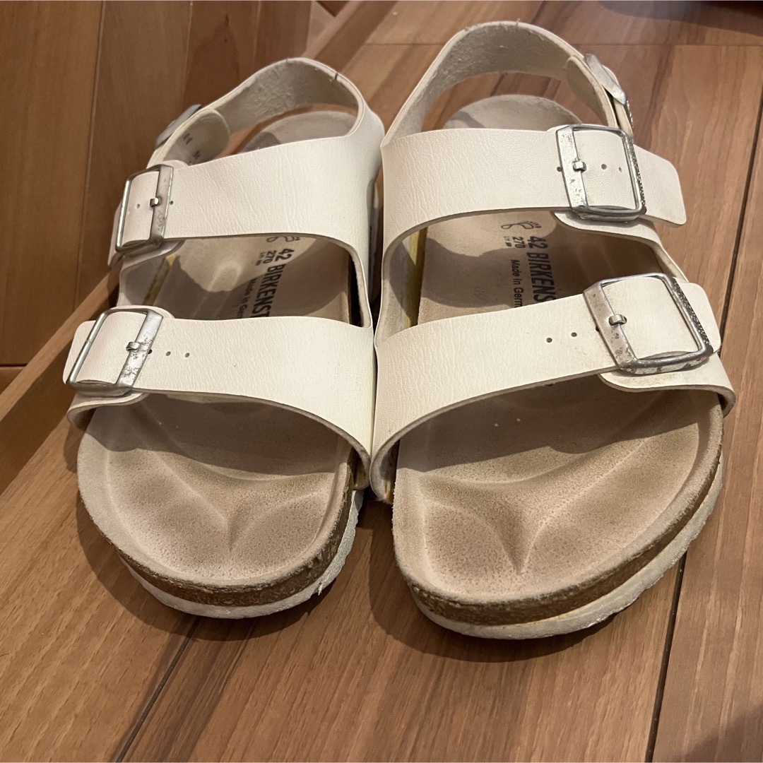 BIRKENSTOCK(ビルケンシュトック)のビルケンシュトック 白　サンダル 42 メンズ メンズの靴/シューズ(サンダル)の商品写真