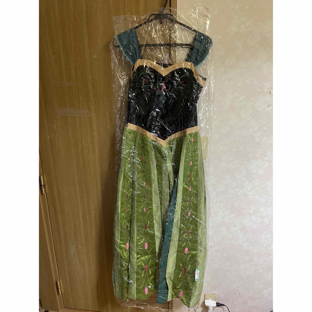 日本未発売✧︎ アナと雪の女王2 クイーンアナ グリーン 戴冠式 ドレス