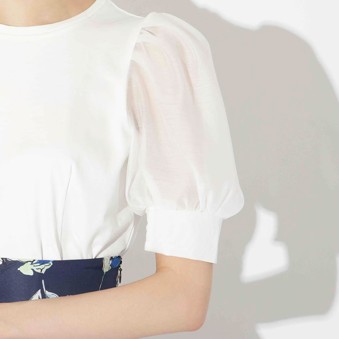 And Couture(アンドクチュール)のアンド クチュール タックボリュームシアースリーブＴシャツ レディースのトップス(シャツ/ブラウス(半袖/袖なし))の商品写真