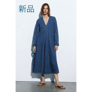 ザラ(ZARA)の新品タグ付11000円！ZARA ザラ＊デニムロングワンピース　S(ロングワンピース/マキシワンピース)