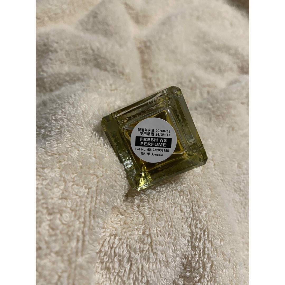 LUSH(ラッシュ)のフレッシュアズ30mL｜LUSH香水 コスメ/美容の香水(ユニセックス)の商品写真